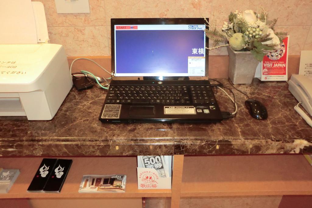 Toyoko Inn Osaka Namba Nishi Exteriör bild