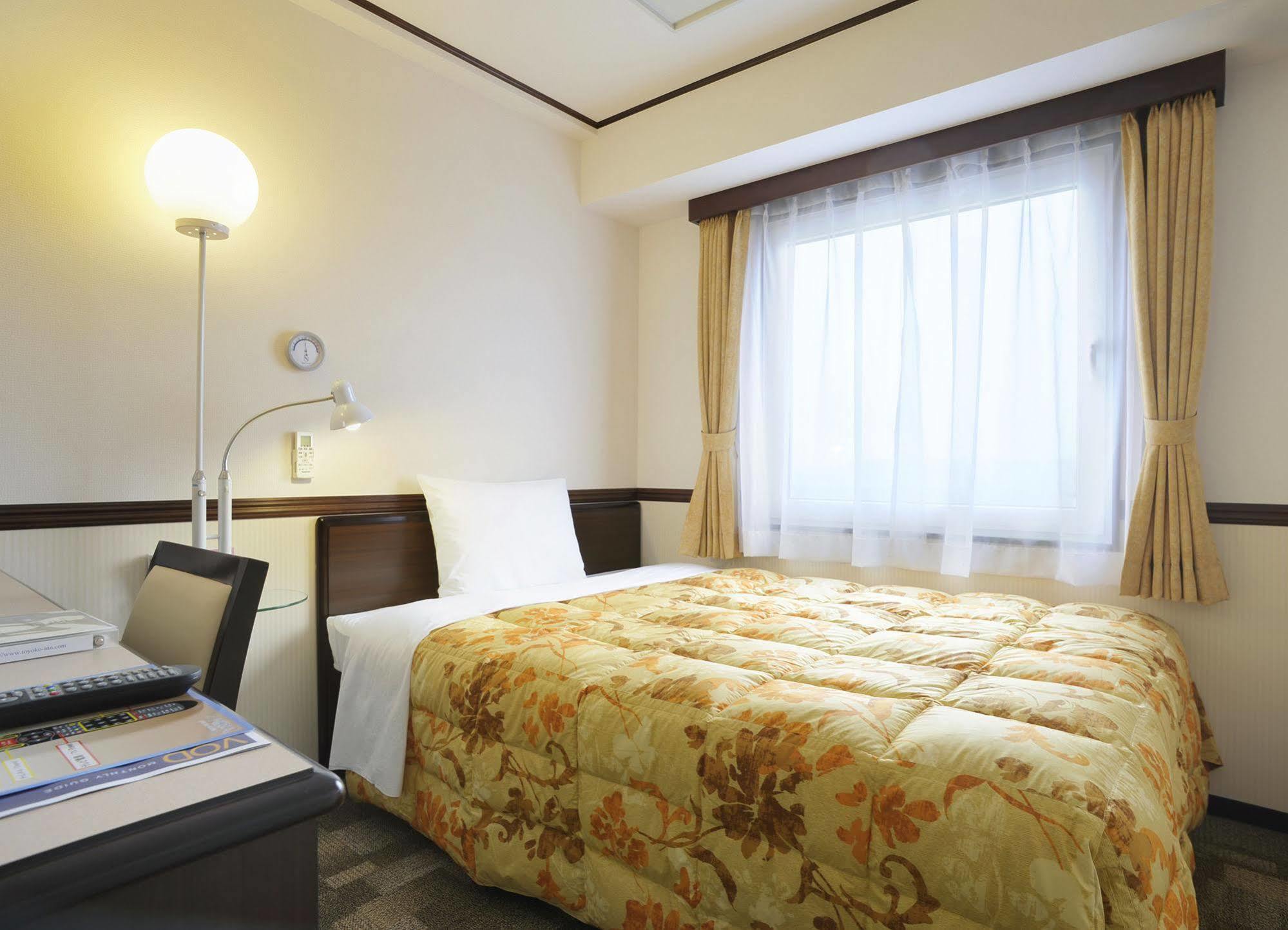 Toyoko Inn Osaka Namba Nishi Exteriör bild